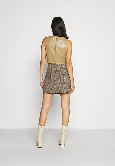 Жеке буюмдар: Юбка, Юбканын модели: Түз, Мини, Бели өйдө — 9