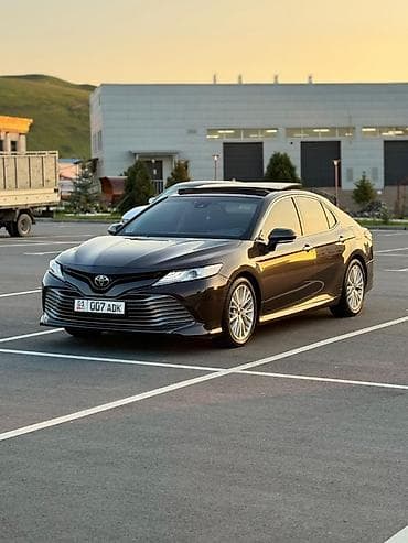 Toyota Camry: 2018 г., Автомат, Бензин, Седан