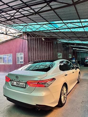 Toyota Camry: 2017 г., 2.5 л, Автомат, Бензин, Седан — 4