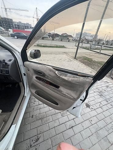 Продажа авто: Toyota Ipsum: 1999 г., 2 л, Автомат, Бензин, Минивэн — 9