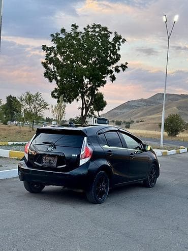 тойота приус с: Toyota Prius C: 2016 г., 1.5 л, Гибрид, Хэтчбэк — 4
