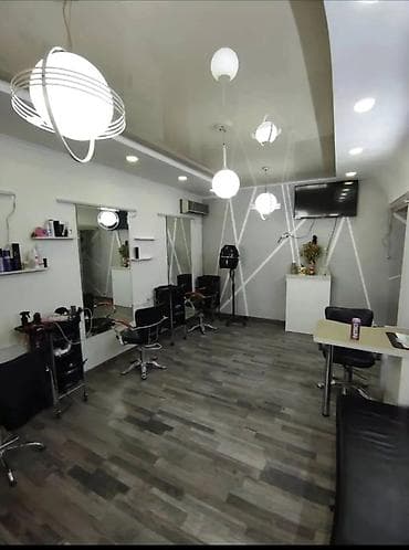 салон красоты ошский рынок: Косметологическая студия 36 м², 1 комната, С ремонтом, Без оборудования, Многоэтажное жилое здание, 1 линия — 3