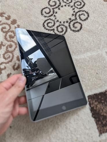 Планшеты: Планшет, Apple, память 32 ГБ, 9" - 10", Wi-Fi, Б/у, Классический цвет - Серый — 2
