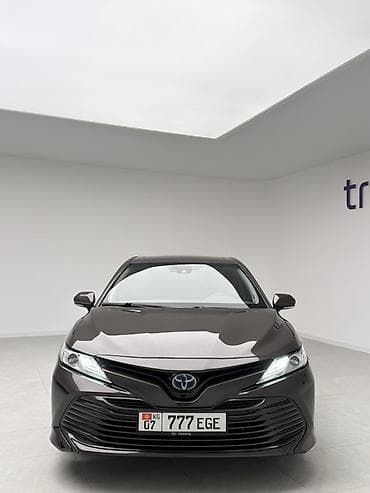 Toyota Camry: 2019 г., 2.5 л, Вариатор, Гибрид, Седан