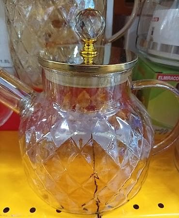 Стеклянный заварочный чайник с рельефным «алмазным» узором. -