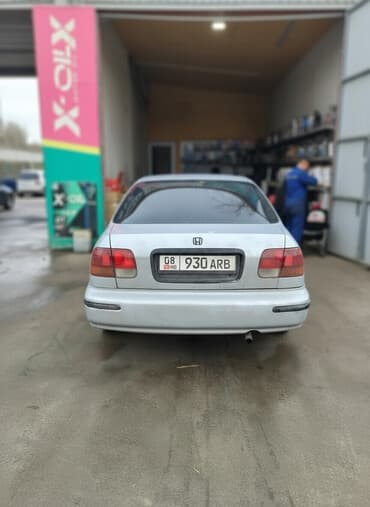 Honda Civic: 1998 г., 1.4 л, Механика, Бензин, Седан