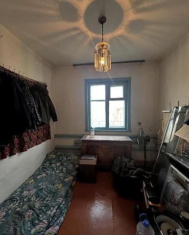 Кыймылсыз мүлк: 🏡 Продается дом в Сокулуке! 📍 Всего 200 метров от трассы! 🏠 Площадь — 8