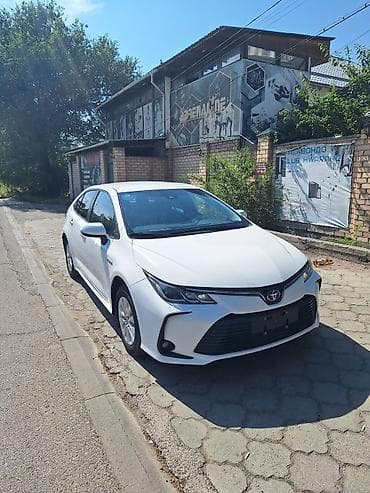 e2 byd: Toyota Corolla: 2022 г., 1.8 л, Вариатор, Гибрид, Седан — 3