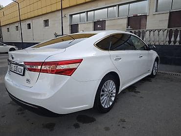 corolla 2016: Toyota Avalon: 2015 г., 2.5 л, Вариатор, Гибрид, Седан — 10