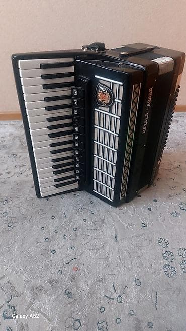 Аккордеон ROYAL STANDARD абалы жакшы «Supra» (пятиклавишный ряд