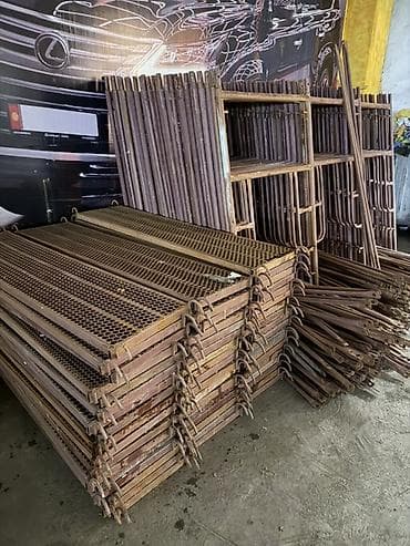 лом строительный: Строительные леса рамные, комплектами Описание: - Рамные — 1