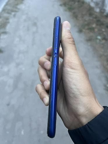 Смартфон POCO (Xiaomi) Основные характеристики и особенности: -