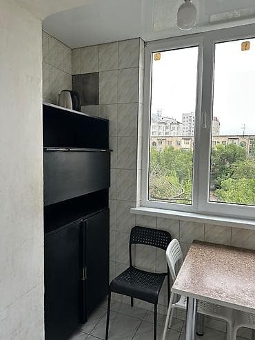 Сдается двухкомнатная квартира в центре города. - Расположение: 4-й — 4