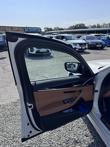 geely e5: BMW 520: 2020 г., 2 л, Автомат, Бензин, Седан — 6