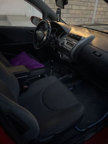 бугати машина: Honda Jazz: 2006 г., Механика, Бензин — 3