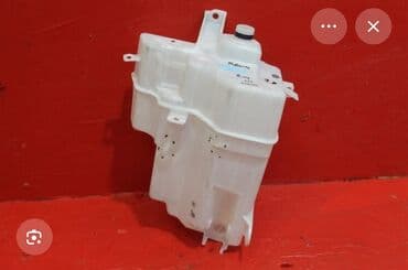 омыватель лобового стекла: Бачок Toyota — 1