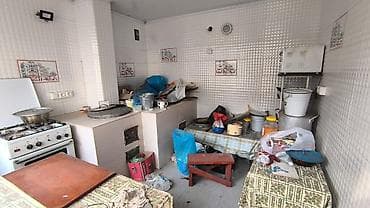 аренда кызыл кия: 250 м², 5 комнат, Балкон застеклен, Забор, огорожен, Парковка — 3
