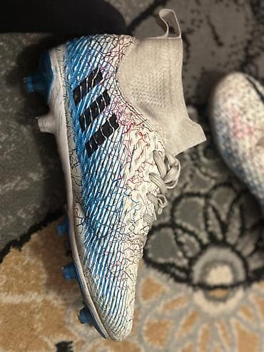 Бутсы: Продаю бутсы Predator Adidas новые только купленные обращаться по — 2