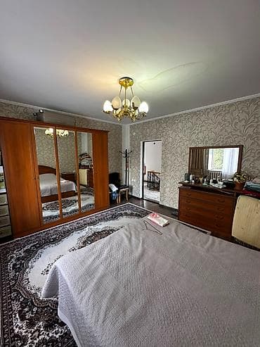 4: 🏡 Продаётся просторный двухэтажный дом в ж/м Кызыл-Аскер 📐 Участок — — 7