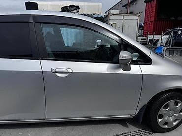 Дверь Передняя правая Honda, Б/у, Оригинал at lalafo.kg Дверь Передняя правая Honda, Б/у, Оригинал