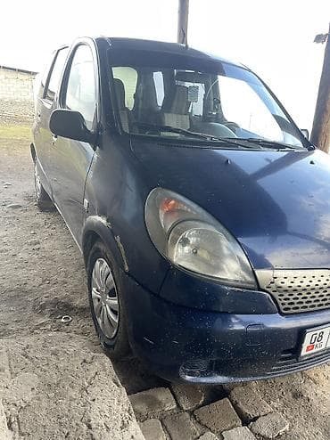 Toyota Yaris Verso: 2000 г., 1.3 л, Механика, Бензин