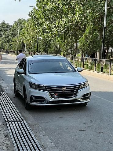 Roewe i5: 2020 г., 1.5 л, Вариатор, Электромобиль, Седан