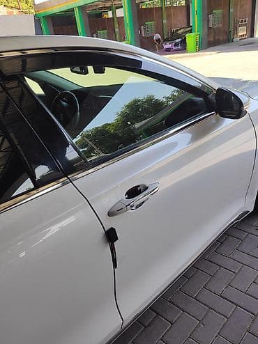 geely e5: Седан бизнес-класса, белый цвет, 4 двери. Просторный салон с мягкой — 2