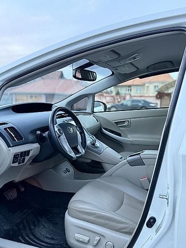 Продажа авто: Toyota Prius: 2015 г., 1.8 л, Вариатор, Гибрид, Хэтчбэк — 7