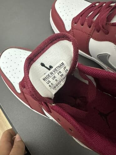 искры для обуви: Джорданы. 38 размер — 2