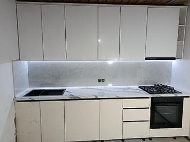 кухонный гарнитур хайтек: Кухонный гарнитур в современном стиле, линейная планировка. - Фасады — 2