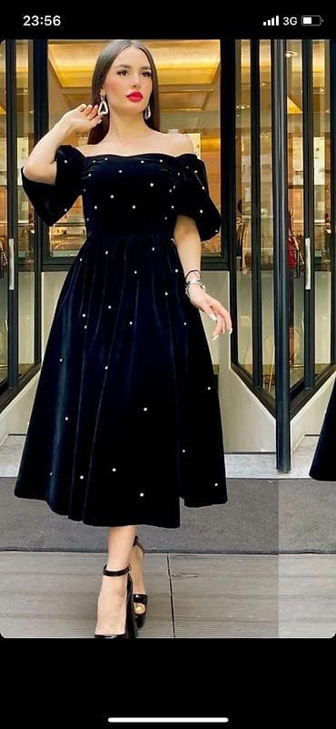 Личные вещи: Продаётся Платье размер с (подойдёт на хс тоже ) Ткань плотный — 1