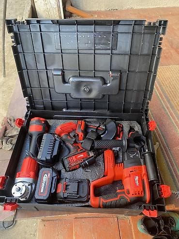 корзины пластиковые: Набор аккумуляторного электроинструмента в ударопрочном кейсе. Состав — 1