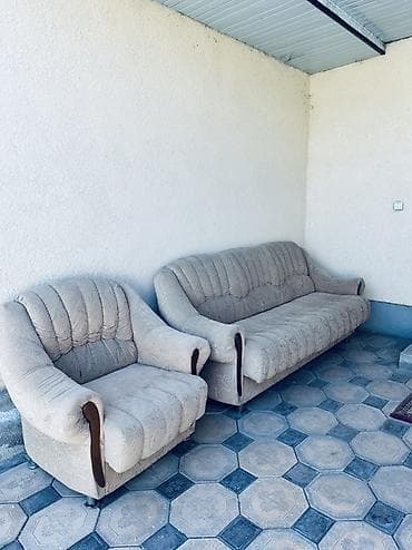 зеркало домашнее: Комплект мягкой мебели, Б/у, цвет - Бежевый — 1