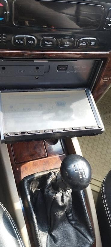 Автомобильная акустика: Автомагнитола Carrozzeria (Pioneer) с выдвижным моторизованным экраном — 2