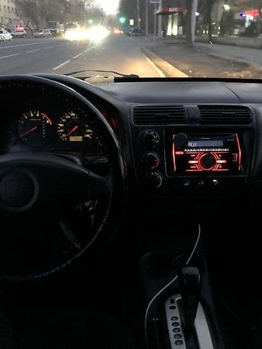 степ вагон 2002: Honda Civic: 2002 г., 1.5 л, Автомат, Бензин, Седан — 4