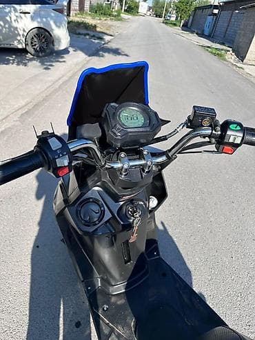 мото эндро: Скутер KINYE, спортивный дизайн Характеристики и оснащение: - Кузов — 3