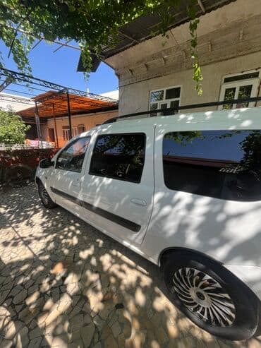 нива еффект: Автомобиль Lada, окрашенный в белый цвет. Подходит для повседневных — 2