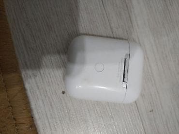 Беспроводные наушники с зарядным кейсом форм-фактора AirPods (белые)