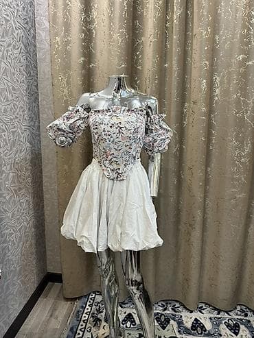 коктейльное: Платье с корсетным лифом и воздушной пузырь-юбкой - Силуэт — 2