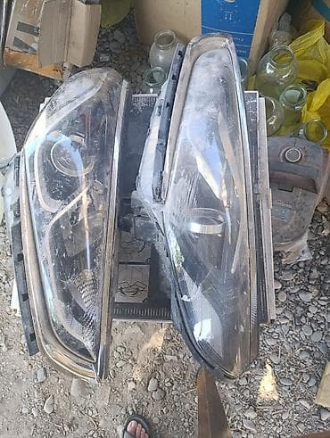 Комплект передних фар Hyundai Б/у