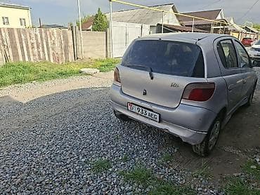 Toyota Vitz: 2001 г., 1.3 л, Автомат, Бензин, Хэтчбэк — 3