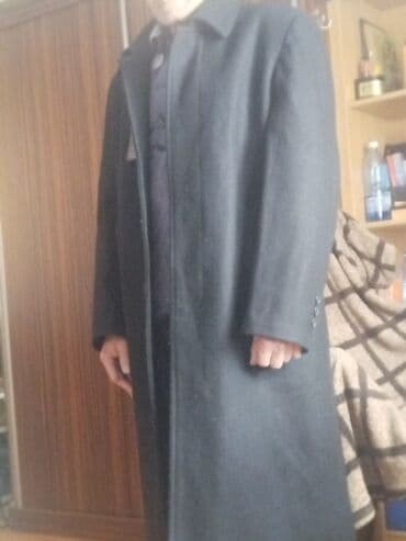 Пальто: Классическое мужское пальто черного цвета драповое прямого покроя — 2