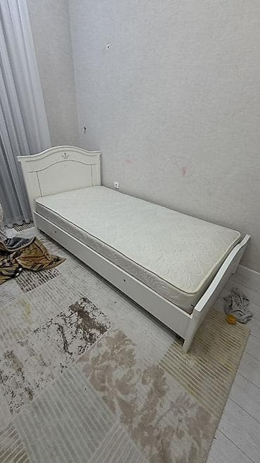 одно спальные кровать: Односпальная кровать, Б/у, С матрасом, длина - 210 см — 3