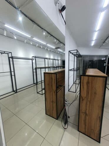 оборудование в бутик: Срочно! Торговое оборудование : Вешалки! Кронштейны! Полки! Столы — 4