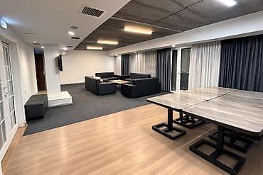 Аренда коммерческой недвижимости: Сдаётся зал, офисное помещение подойдёт для всего — 70 м² 📍 Бишкек — 3