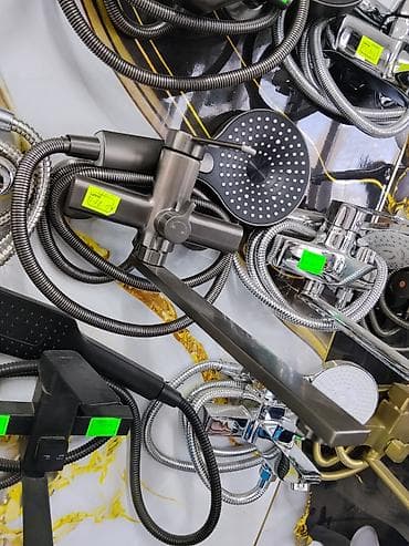 смеситель душа: Смеситель для ванны/душа с душевым набором. Характеристики: - Тип — 1