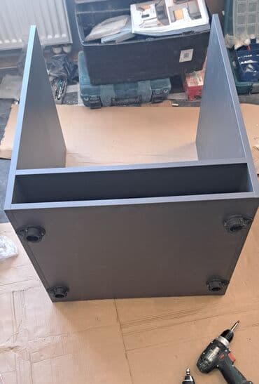 бишкек эмерек: Буйрутма эмеректер, Конок бөлмөсү, Үстөл үстү, Шкаф, Илгичтер — 9