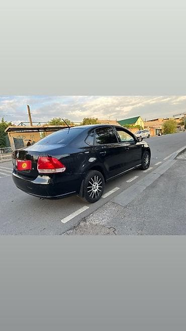 Транспорт: Volkswagen Polo: 2013 г., 1.6 л, Механика, Бензин, Седан — 4
