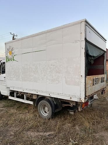 Унаа: Жеңил жүк ташуучу унаа, Mercedes-Benz, Стандарт, 3 т, Колдонулган — 4