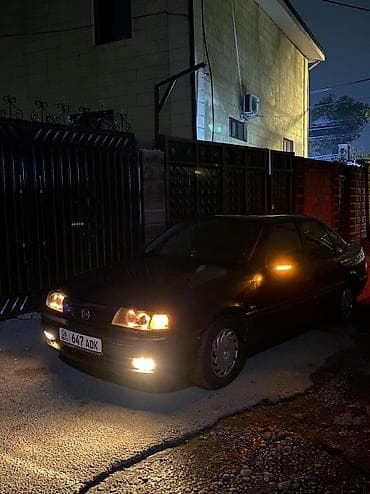 Opel Vectra: 1995 г., 1.8 л, Кол менен иштөөчү, Бензин, Лифтбек — 10
